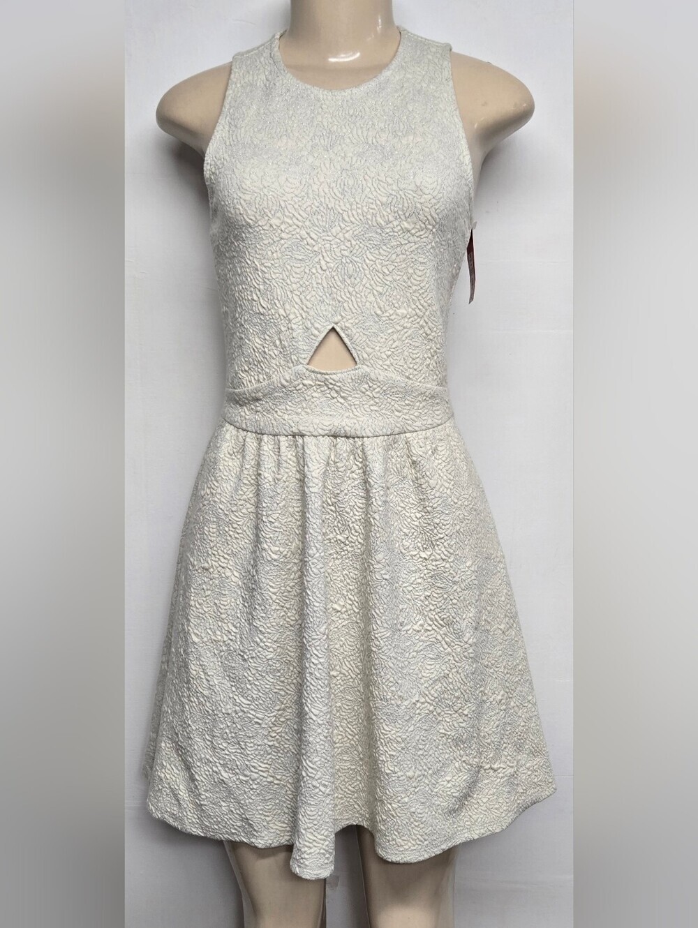 Xhilaration XS Dress Ivory Metallic Scoop Neck Sleeveless Stretch A Line Cut Out